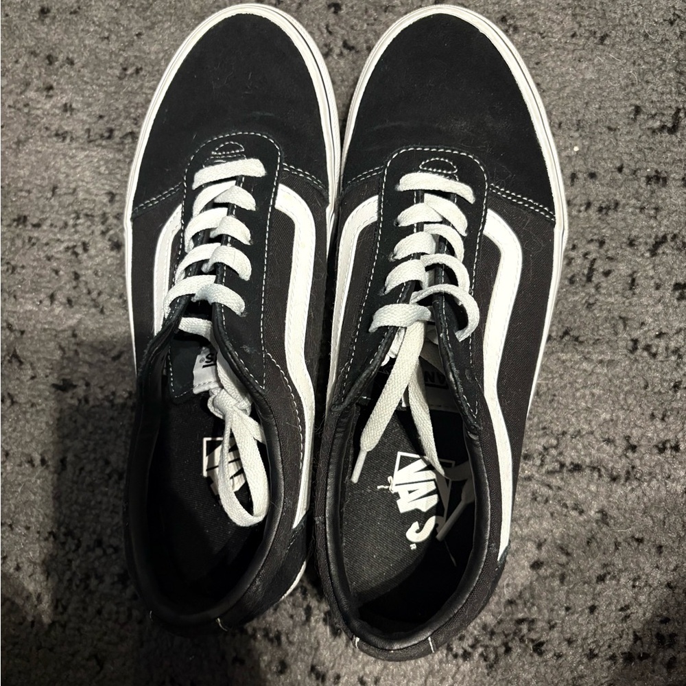Vans women Black and White Sneakers